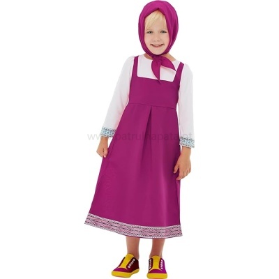 Menina com vestido fúcsia, blusa branca, lenço no pescoço e sapatos coloridos, fundo branco