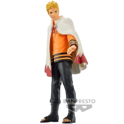 Figura de ação de personagem com capa branca, camisa laranja e calças pretas