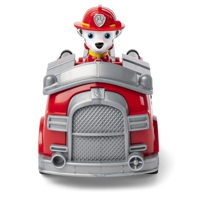 Brinquedo de carro de bombeiros vermelho e cinza com figura de cachorro e chapéu