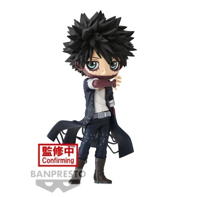 Figura colecionável personagem anime com casaco preto e cabelo espetado
