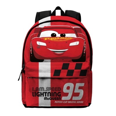 Mochila vermelha com personagem Lightning McQueen e texto promocional.