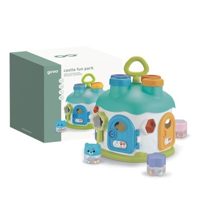 Brinquedo educativo infantil em forma de castelo com várias cores e peças para encaixar