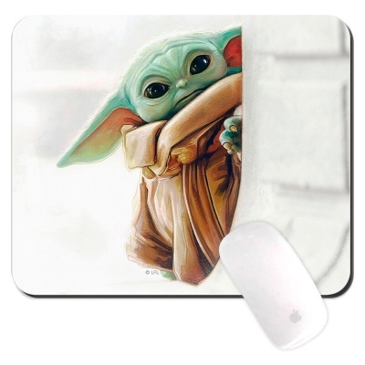 Tapete de rato com desenho de Baby Yoda e rato branco