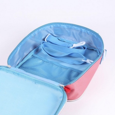 Mochila pequena rosa com interior azul claro e bolsos em rede