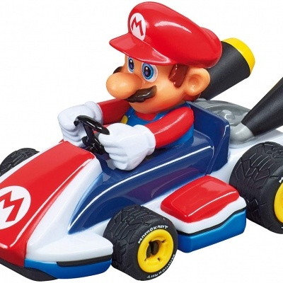 Brinquedo de Mario em carrinho de corrida colorido