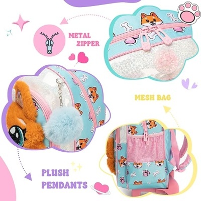 Mochila infantil azul clara com padrão de cães e ossos e pendentes de pelúcia