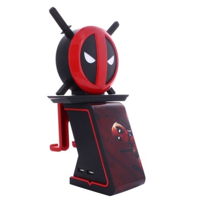 Carregador de telemóvel com rosto do Deadpool e portas USB