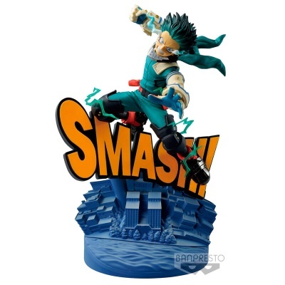 Estatueta de personagem anime em pose dinâmica sobre base azul com texto 'SMASH!!'
