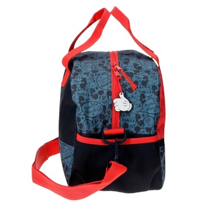 Mala de desporto azul escuro com padrão Disney e alças vermelhas