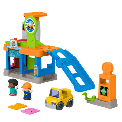 Brinquedo infantil de garagem colorido com acessórios e personagens.