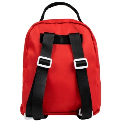 Mochila pequena vermelha com alças pretas e fivelas brancas