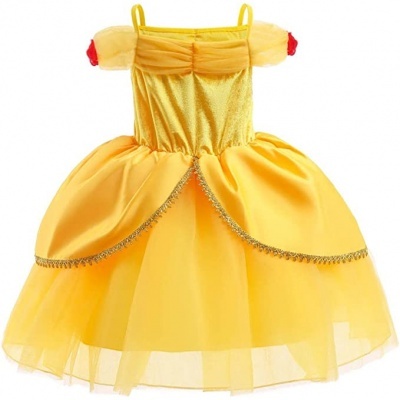 Vestido infantil amarelo estilo princesa com saia volumosa e mangas curtas transparentes.