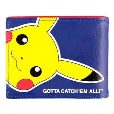 Carteira azul com desenho de Pikachu e texto GOTTA CATCH 'EM ALL!™