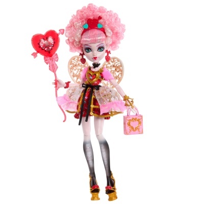 Boneca de moda com vestido rosa e vermelho, segurando balão e mala rosa