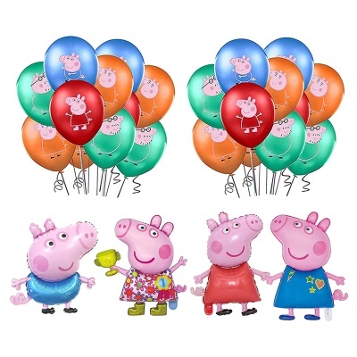 Balões e bonecos dos personagens Peppa Pig em várias cores e roupas