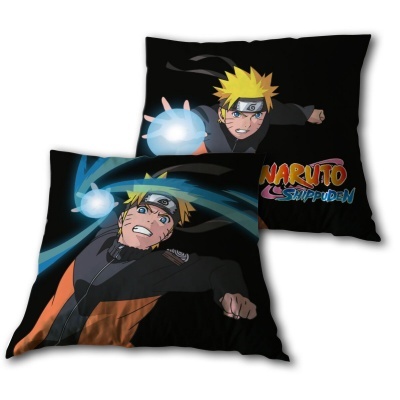 Almofadas pretas com estampas do anime Naruto Shippuden e texto colorido