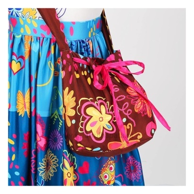 Sacola de tecido colorida com padrão floral