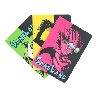 Três cartas de jogo Sandland com personagens de desenhos animados coloridos
