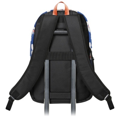 Mochila preta com padrão azul e branco e alças acolchoadas