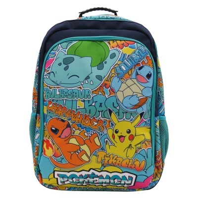 Mochila colorida infantil com personagens Pokémon e texto relacionado.