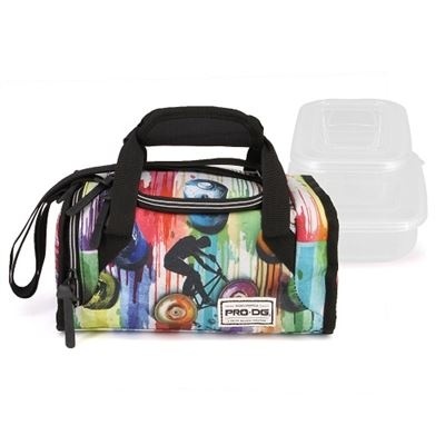 Bolsa térmica colorida com alças pretas e dois recipientes plásticos transparentes