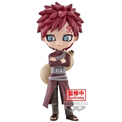 Figurinha Gaara anime Naruto com cabelo vermelho, roupa marrom e mochila bege