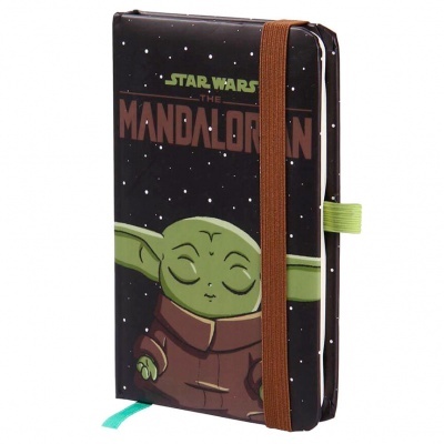 Caderno com capa do Baby Yoda da série Star Wars The Mandalorian