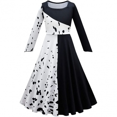 Vestido longo branco e preto com padrão e manga comprida