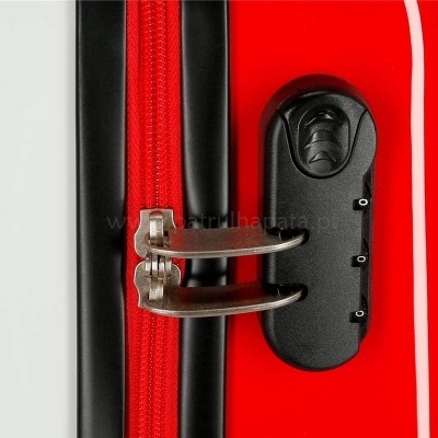 Fecho de segurança com código numérico num mala vermelha