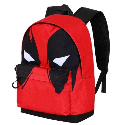 Mochila vermelha e preta com desenho do personagem Deadpool