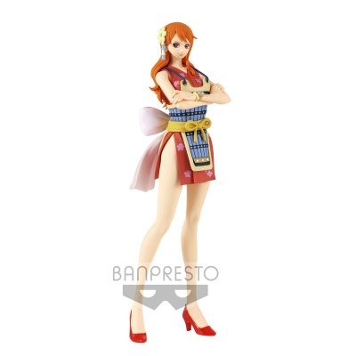 Figura colecionável de personagem feminina com vestido vermelho e azul