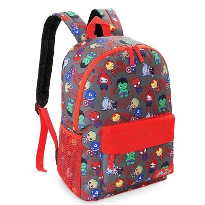 Mochila infantil colorida com personagens Marvel e bolso vermelho