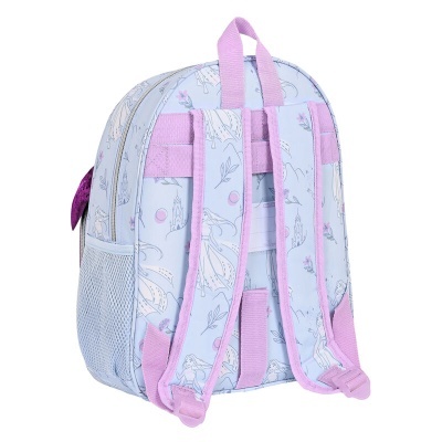 Mochila pequena azul claro com padrão floral e detalhes lilás