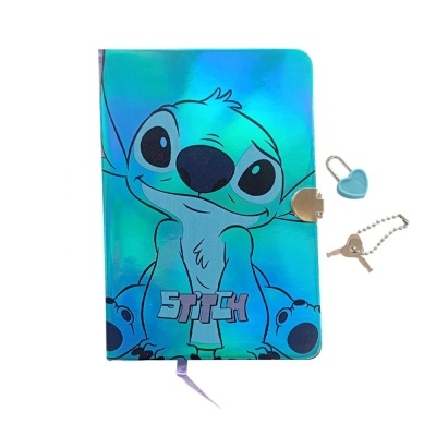 Caderno holográfico azul com desenho do Stitch e cadeado com chaves