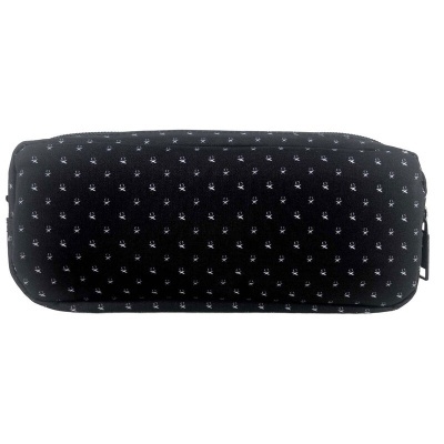 Estojo preto com padrão de mãos brancas e fecho de correr