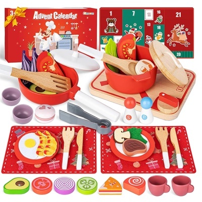 Brinquedo de cozinha infantil com panelas vermelhas, utensílios de madeira e calendário do advento vermelho