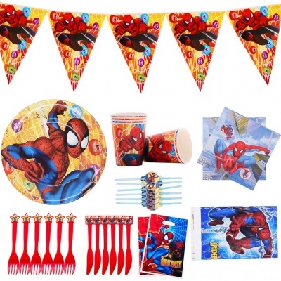 Conjunto de festa Homem-Aranha com pratos, copos, guardanapos, talheres, canudos e bandeirolas coloridas.