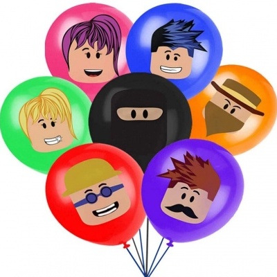 Balões coloridos com rostos de desenhos animados variados.