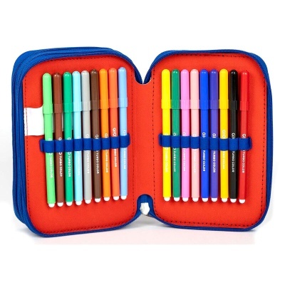 Estojo azul aberto com 18 canetas coloridas organizadas dentro.