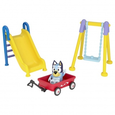 Brinquedo parque infantil com escorrega, baloiço e carrinho com figura de cão