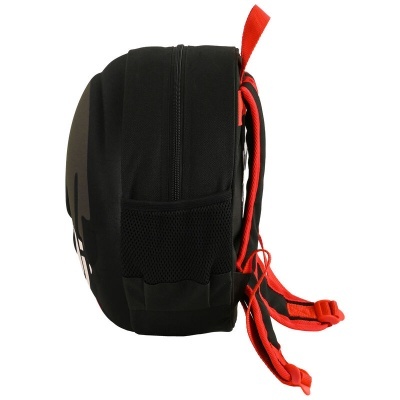 Mochila preta com alças vermelhas e bolso lateral em rede