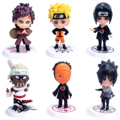 Seis figuras colecionáveis de personagens de anime em base branca com símbolos