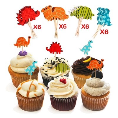 Decorações para bolos em forma de dinossauros coloridos com palitos de madeira