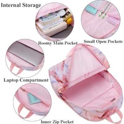 Mochila rosa floral com vários compartimentos internos detalhados