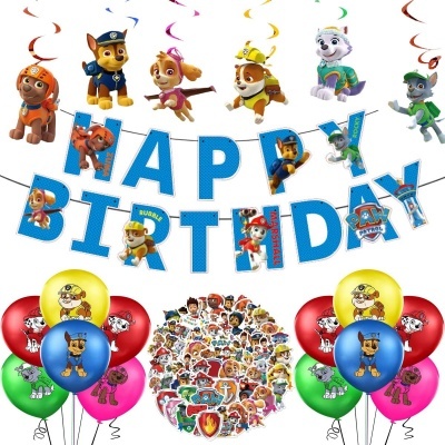 Decoração de aniversário Paw Patrol com letras azuis, balões coloridos e imagens dos personagens