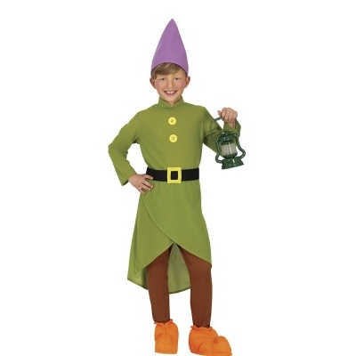 Criança com fato de duende e candeeiro verde