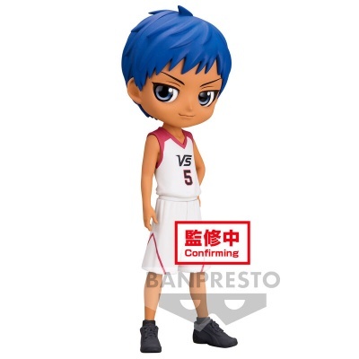 Figura anime com uniforme de basquete branco e cabelo azul