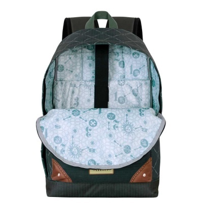 Mochila verde escuro com forro interior padrão geométrico azul e detalhes em pele castanha