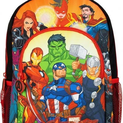 Mochila dos Avengers da Marvel com personagens coloridos