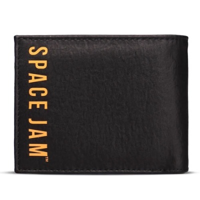 Carteira preta com texto amarelo SPACE JAM verticalmente